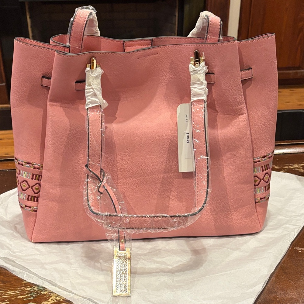Chic Pink Tote Bag with Patterned Accents - Picture 5 of 7